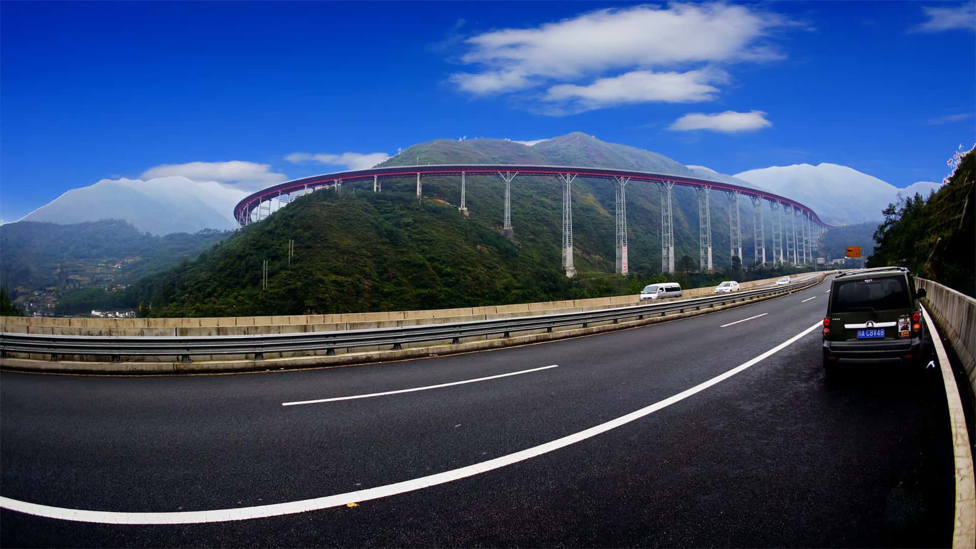 云端上的高速 · 干海子特大橋